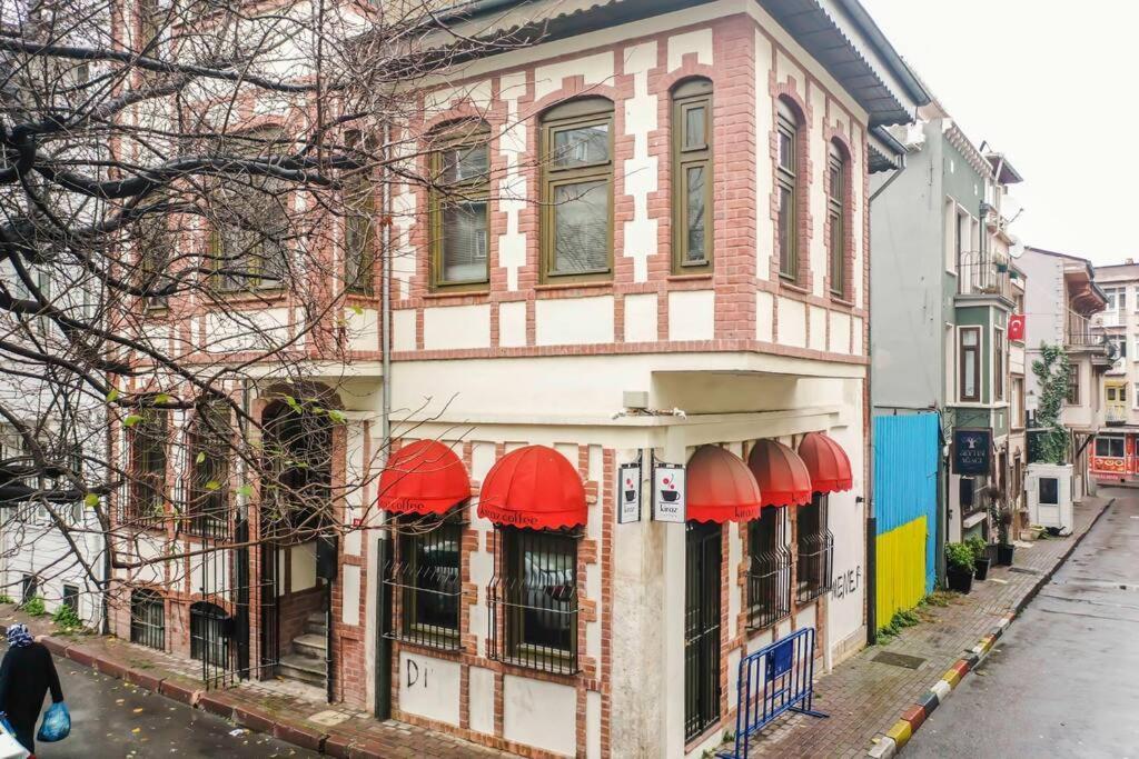 איסטמבול Historical Greco-Ottoman Pavilion Near Tram In Fatih מראה חיצוני תמונה