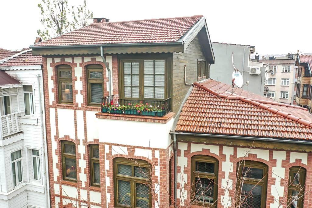 איסטמבול Historical Greco-Ottoman Pavilion Near Tram In Fatih מראה חיצוני תמונה
